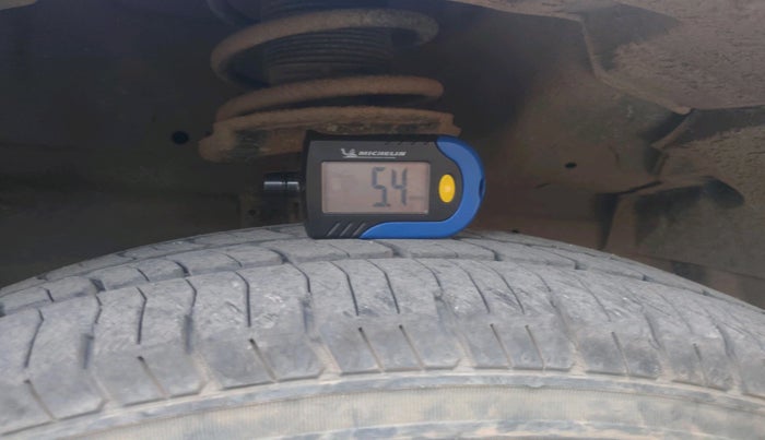 2012 Maruti Swift VDI, Diesel, Manual, 2,46,392 km, tyre