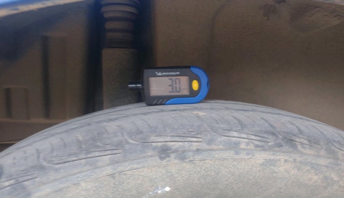 2012 Maruti Swift VDI, Diesel, Manual, 2,46,392 km, tyre