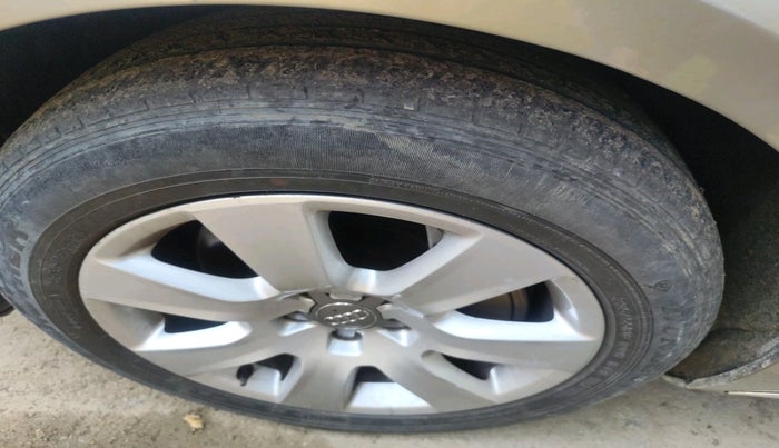 2012 Audi A8L 3.0 TDI quattro, Diesel, Automatic, 1,14,616 km, tyre