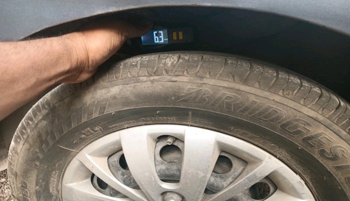 2014 Hyundai i10 SPORTZ 1.2, Petrol, Manual, 86,407 km, tyre