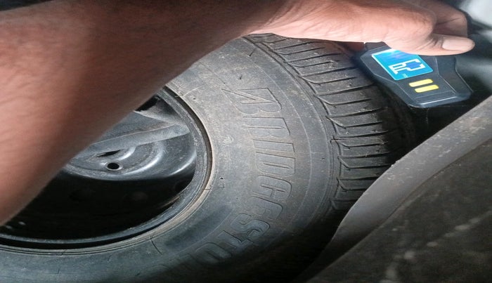 2014 Hyundai i10 SPORTZ 1.2, Petrol, Manual, 86,407 km, tyre