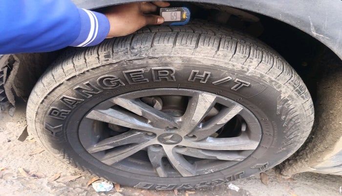 2023 Mahindra XUV700 AX 5 D MT 5 STR, Diesel, Manual, 72,164 km, tyre