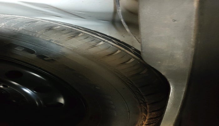 2015 Maruti Swift Dzire VXI, Petrol, Manual, 1,71,728 km, tyre