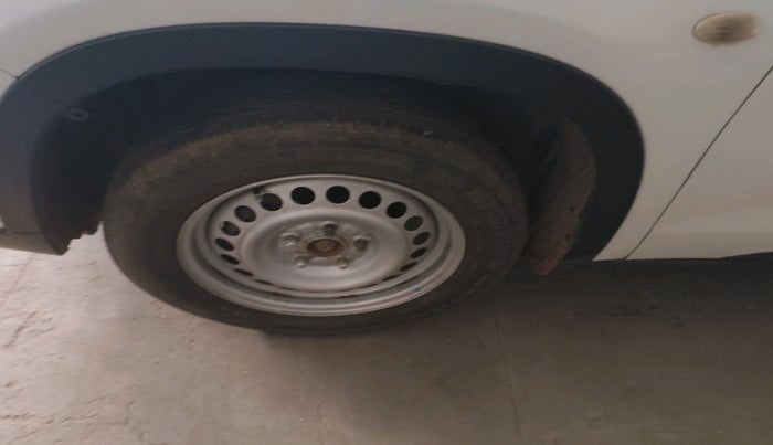 2017 Maruti Vitara Brezza LDI (O), Diesel, Manual, 1,32,858 km, tyre