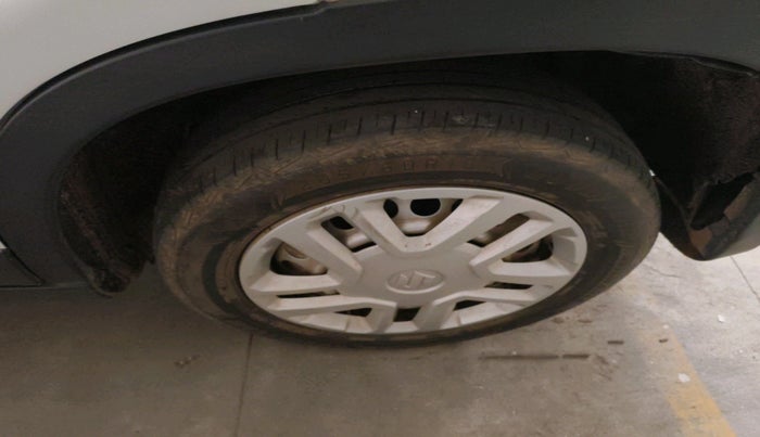 2017 Maruti Vitara Brezza LDI (O), Diesel, Manual, 1,32,858 km, tyre