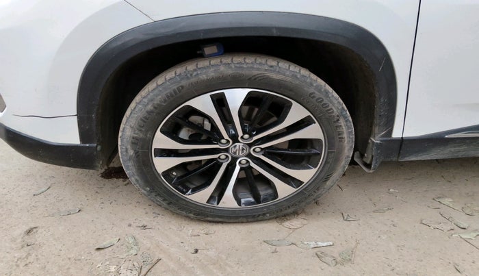 2022 MG HECTOR SHARP 1.5 PETROL CVT, Petrol, Automatic, 50,734 km, tyre