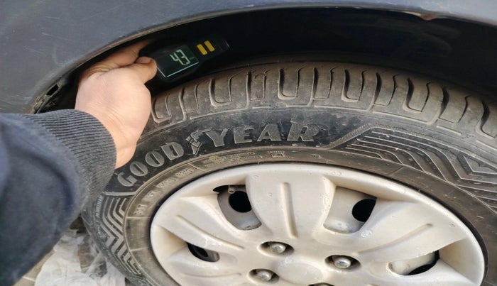 2013 Hyundai i10 MAGNA 1.1, Petrol, Manual, 85,030 km, tyre