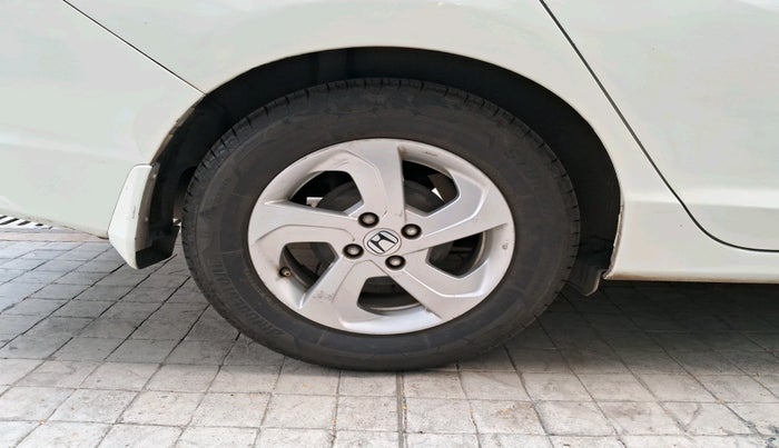 2014 Honda City 1.5L I-VTEC VX CVT, Petrol, Automatic, 1,00,072 km, tyre