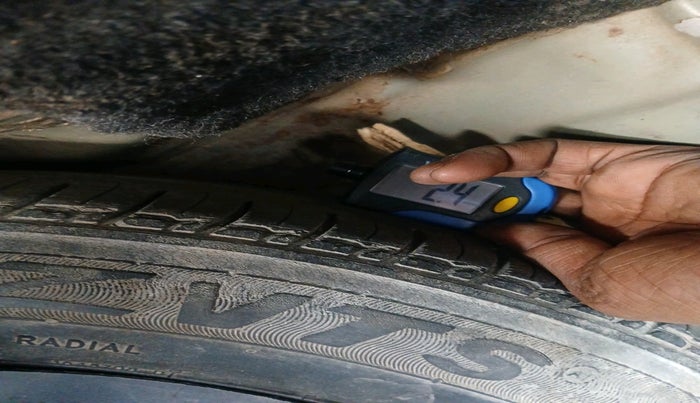 2016 Mahindra Kuv100 K2 6 STR, Petrol, Manual, 89,508 km, tyre