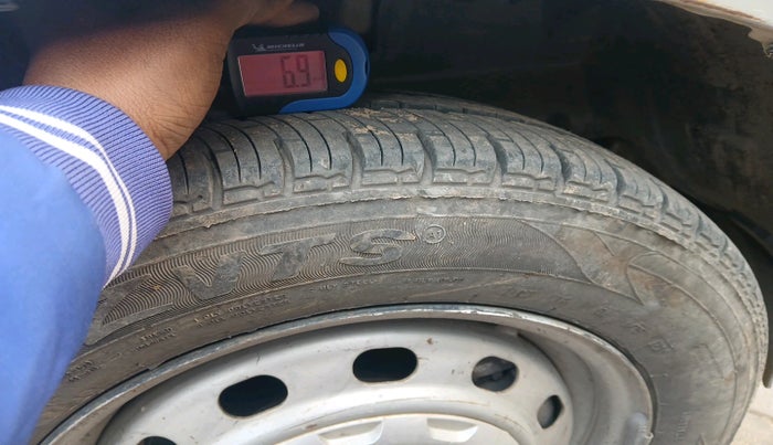 2016 Mahindra Kuv100 K2 6 STR, Petrol, Manual, 89,508 km, tyre