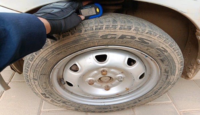 2011 Maruti Zen Estilo LXI, Petrol, Manual, 40,553 km, tyre