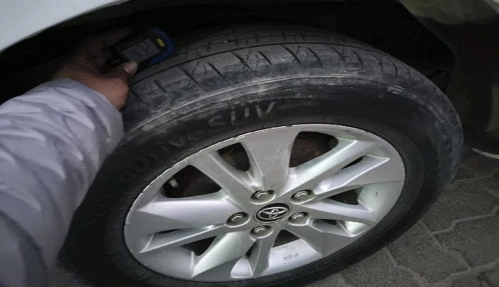 2019 Toyota Innova Crysta 2.4 VX 8 STR, Diesel, Manual, 1,41,845 km, tyre