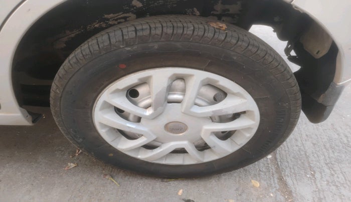 2013 Maruti Wagon R 1.0 LXI, Petrol, Manual, 64,071 km, tyre