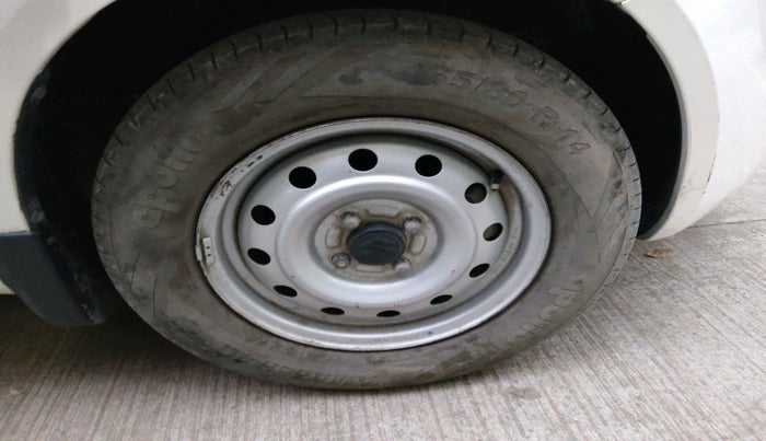 2014 Maruti Ritz LXI, Petrol, Manual, 49,474 km, tyre