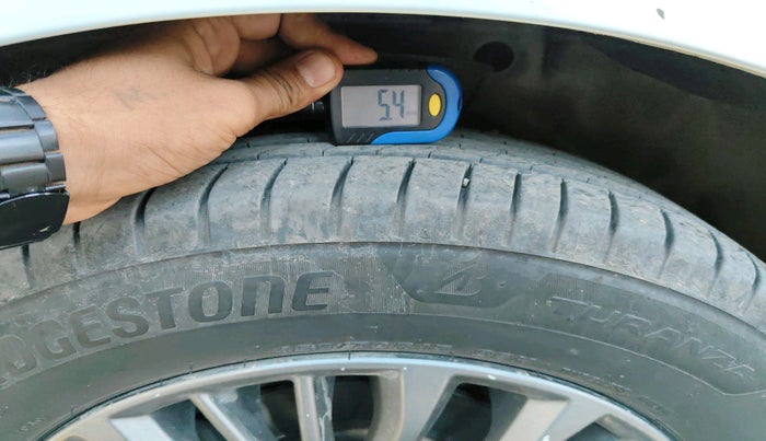 2019 Maruti Ertiga ZXI+ SHVS, Petrol, Manual, 1,18,361 km, tyre