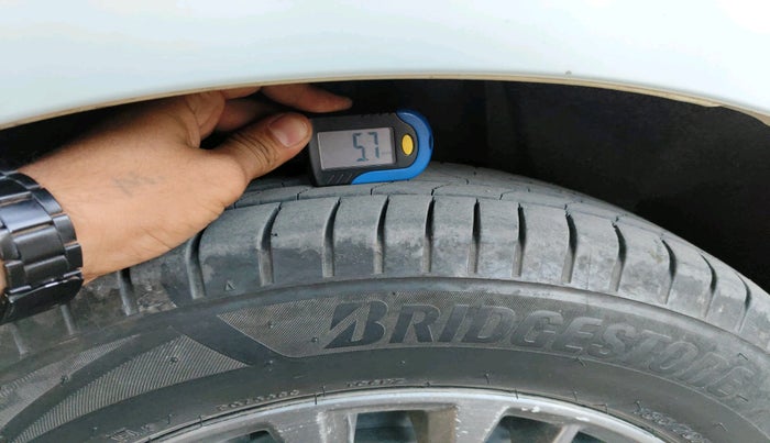 2019 Maruti Ertiga ZXI+ SHVS, Petrol, Manual, 1,18,361 km, tyre