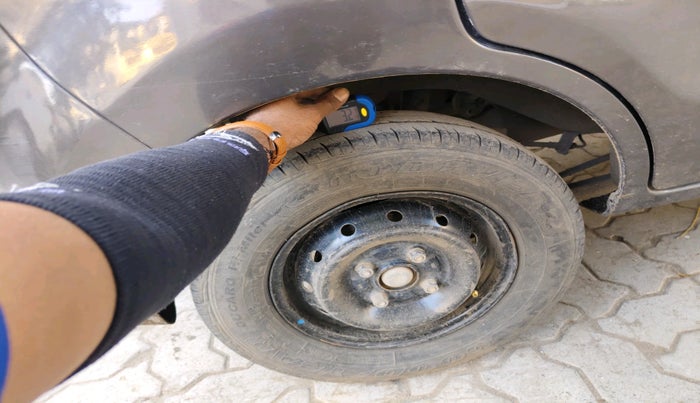 2019 Maruti Alto LXI CNG, Petrol, Manual, 1,33,310 km, tyre