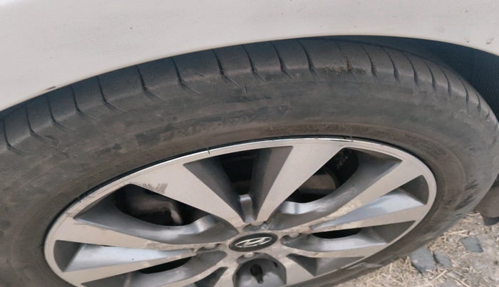 2014 Hyundai Verna FLUIDIC 1.6 CRDI SX, Diesel, Manual, 1,54,980 km, tyre