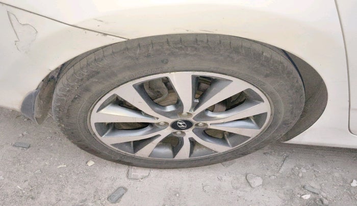 2014 Hyundai Verna FLUIDIC 1.6 CRDI SX, Diesel, Manual, 1,54,980 km, tyre