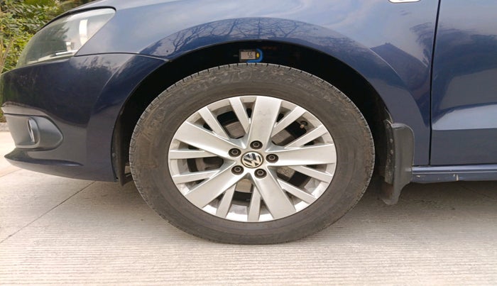 2015 Volkswagen Vento COMFORTLINE TSI AT PETROL, Petrol, Automatic, 1,45,811 km, tyre