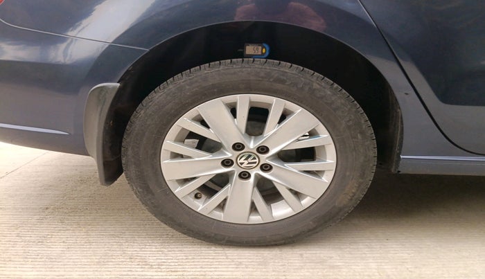 2015 Volkswagen Vento COMFORTLINE TSI AT PETROL, Petrol, Automatic, 1,45,811 km, tyre