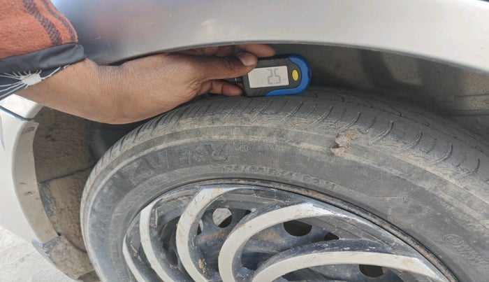 2015 Honda Amaze 1.2L I-VTEC S, Petrol, Manual, 1,03,217 km, tyre