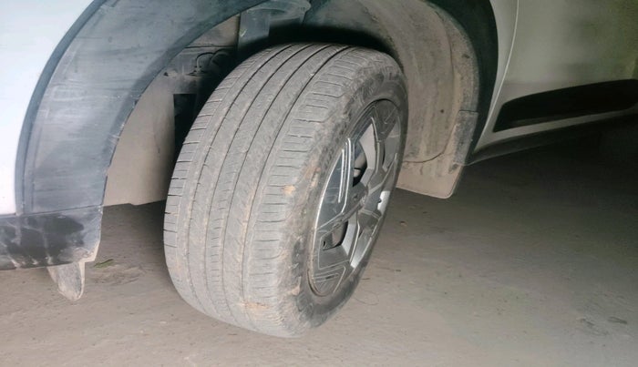 2023 Tata NEXON FEARLESS + S P MT, Petrol, Manual, 22,594 km, tyre