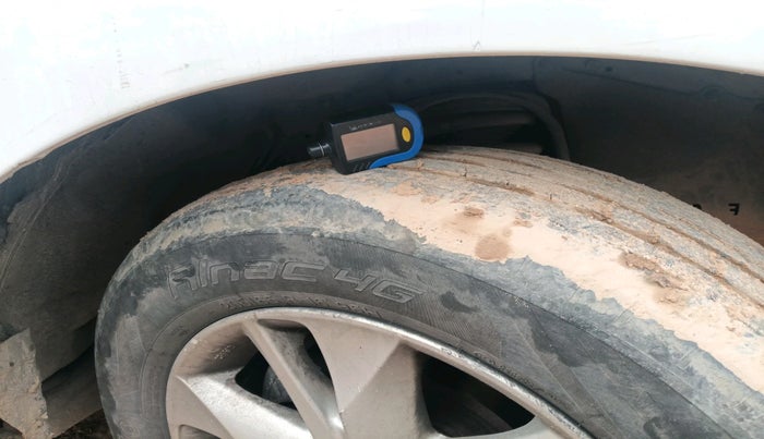 2016 Toyota Innova Crysta 2.8 GX AT 7 STR, Diesel, Automatic, 1,63,860 km, tyre