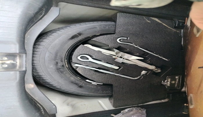 2017 Honda WR-V 1.5L I-DTEC VX MT, Diesel, Manual, 82,945 km, tyre