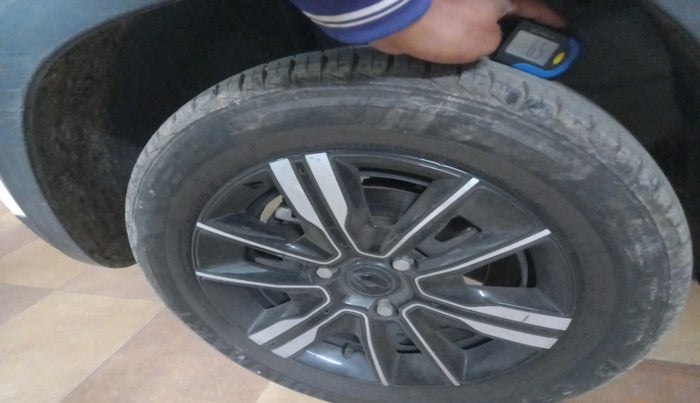 2023 Renault Kwid CLIMBER 1.0 AMT Dual Tone , Petrol, Automatic, 8,396 km, tyre