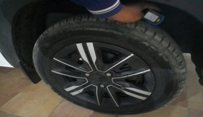 2023 Renault Kwid CLIMBER 1.0 AMT Dual Tone , Petrol, Automatic, 8,396 km, tyre