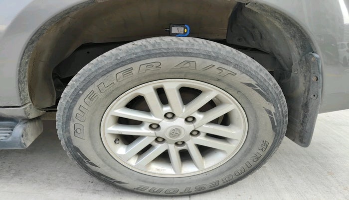 2014 Toyota Fortuner 3.0 4X2 AT, Diesel, Automatic, 2,45,650 km, tyre