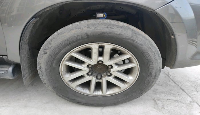 2014 Toyota Fortuner 3.0 4X2 AT, Diesel, Automatic, 2,45,650 km, tyre