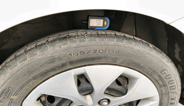 2015 Hyundai Xcent S 1.2, Petrol, Manual, 48,159 km, tyre