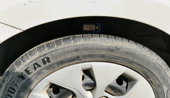 2015 Hyundai Xcent S 1.2, Petrol, Manual, 48,159 km, tyre