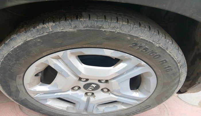 2021 KIA SONET HTK PLUS 1.2, Petrol, Manual, 1,22,749 km, tyre