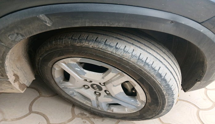 2021 KIA SONET HTK PLUS 1.2, Petrol, Manual, 1,22,749 km, tyre