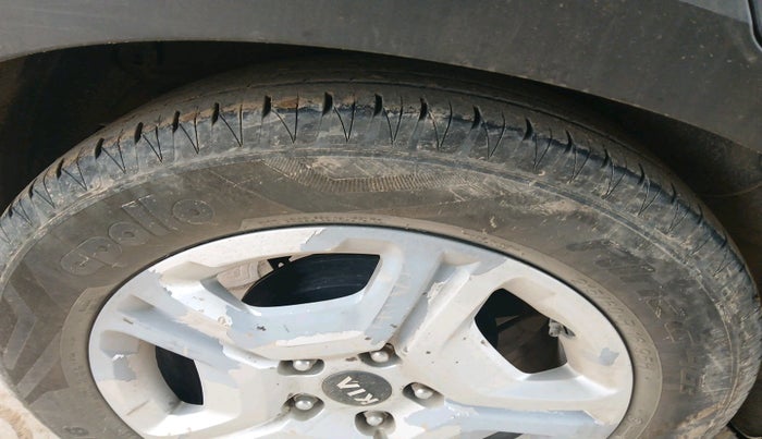 2021 KIA SONET HTK PLUS 1.2, Petrol, Manual, 1,22,749 km, tyre