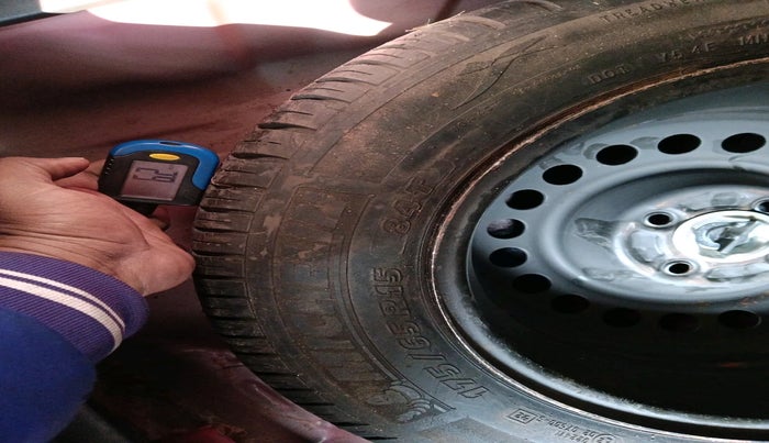 2011 Honda Jazz 1.2 L I-VTEC SELECT, Petrol, Manual, 32,570 km, tyre