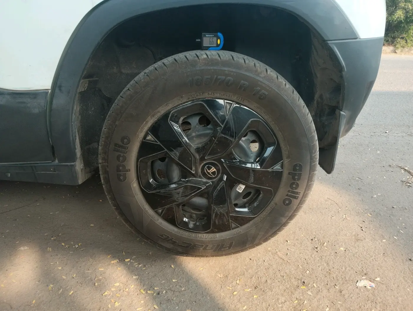 2024 Tata PUNCH ADVENTURE AMT, Petrol, Automatic, 9,884 km, tyre