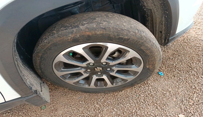 2024 Maruti Grand Vitara ZETA CNG, Petrol, Manual, 82,419 km, tyre