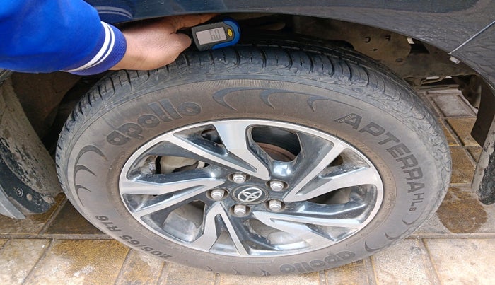 2024 Toyota Innova Crysta 2.4 VX 8STR, Diesel, Manual, 24,095 km, tyre