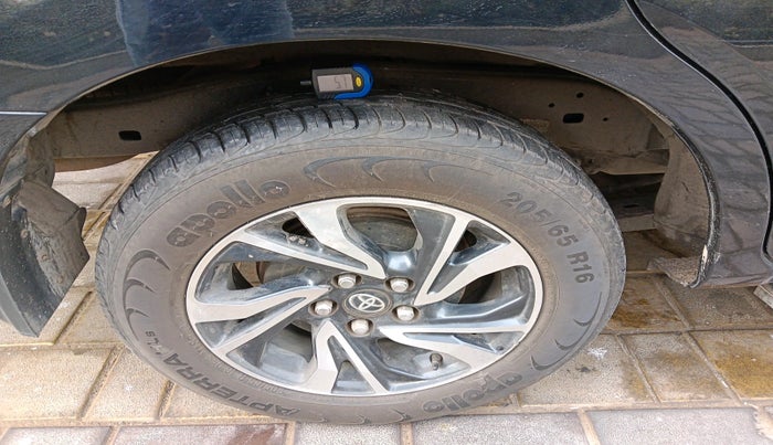 2024 Toyota Innova Crysta 2.4 VX 8STR, Diesel, Manual, 24,095 km, tyre