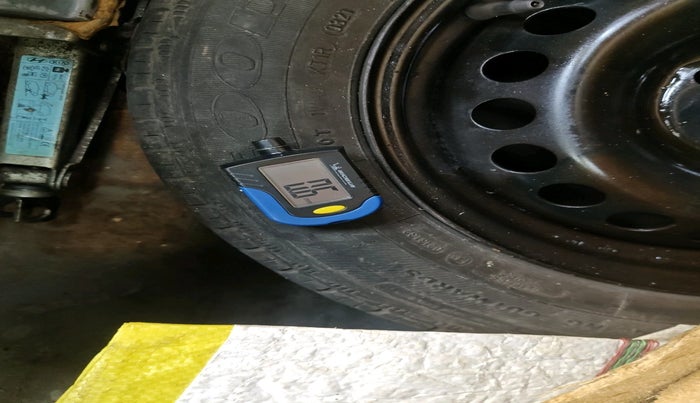 2015 Hyundai Grand i10 MAGNA 1.2 KAPPA VTVT, Petrol, Manual, 1,04,568 km, tyre