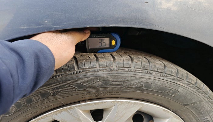 2015 Hyundai Grand i10 MAGNA 1.2 KAPPA VTVT, Petrol, Manual, 1,04,568 km, tyre