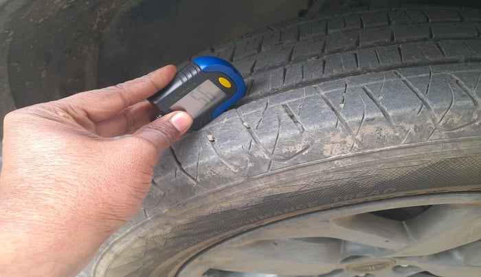 2021 Tata Safari XT PLUS, Diesel, Manual, 1,55,302 km, tyre