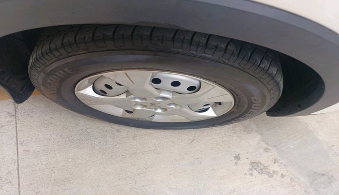 2023 Mahindra XUV300 W4 1.2 PETROL, Petrol, Manual, 13,413 km, tyre