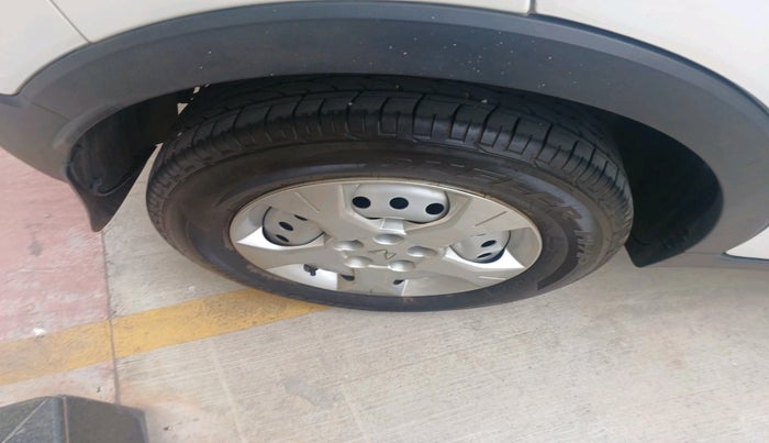 2023 Mahindra XUV300 W4 1.2 PETROL, Petrol, Manual, 13,413 km, tyre