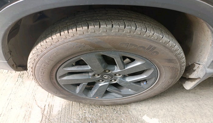 2021 Tata Harrier XT PLUS 2.0L KRYOTEC DARK EDITON, Diesel, Manual, 1,11,001 km, tyre