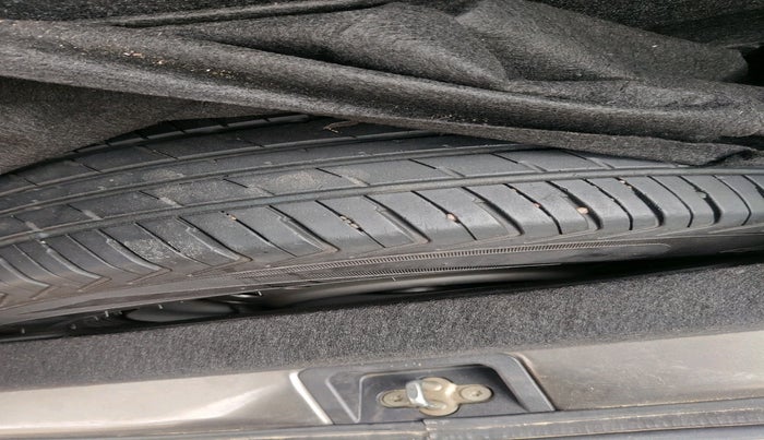 2020 Maruti New Wagon-R LXI CNG 1.0, Petrol, Manual, 1,08,391 km, tyre